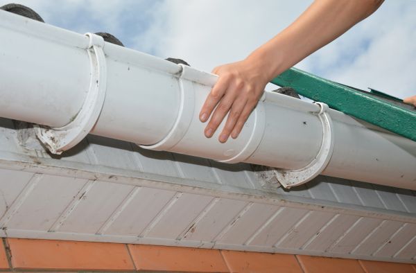 Gutter Reattachment in Grand Blanc